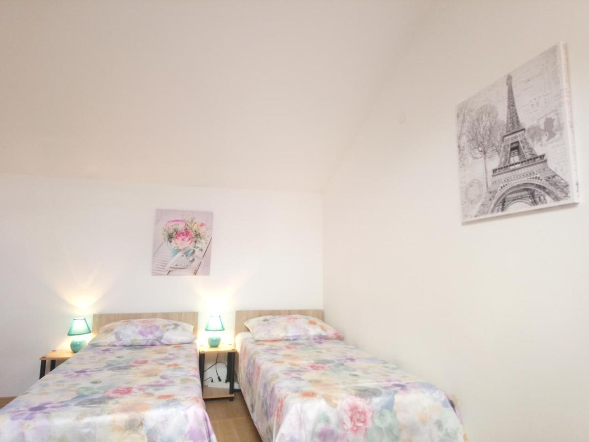 Apartments Alyssa Ичичи Экстерьер фото